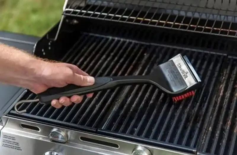 Reinigen Sie Muhelos Ihren Grill