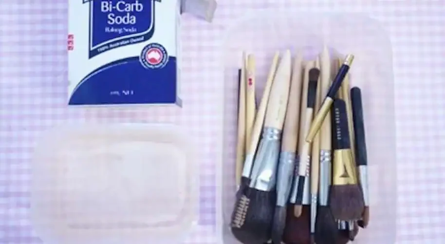 Reinigung Von Make Up Pinseln