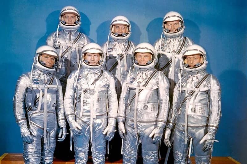 ASTRONAUT GROUP - PORTRAIT - SUITED ca. 1962
