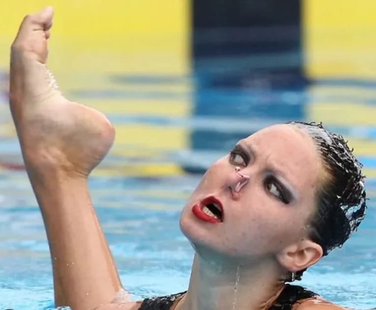 Even Beautiful Women Have Their “Oops” Moments