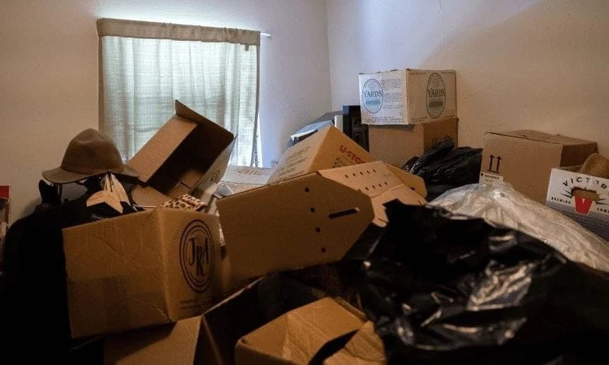 He Went To His Relative’s House To Fetch The Cat, But There Was Something Else In There…