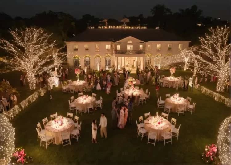Guests Arrive