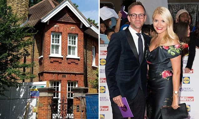 They Paid What?! The Cost Of These Celebrity Mansions Will Make Your Jaw Drop