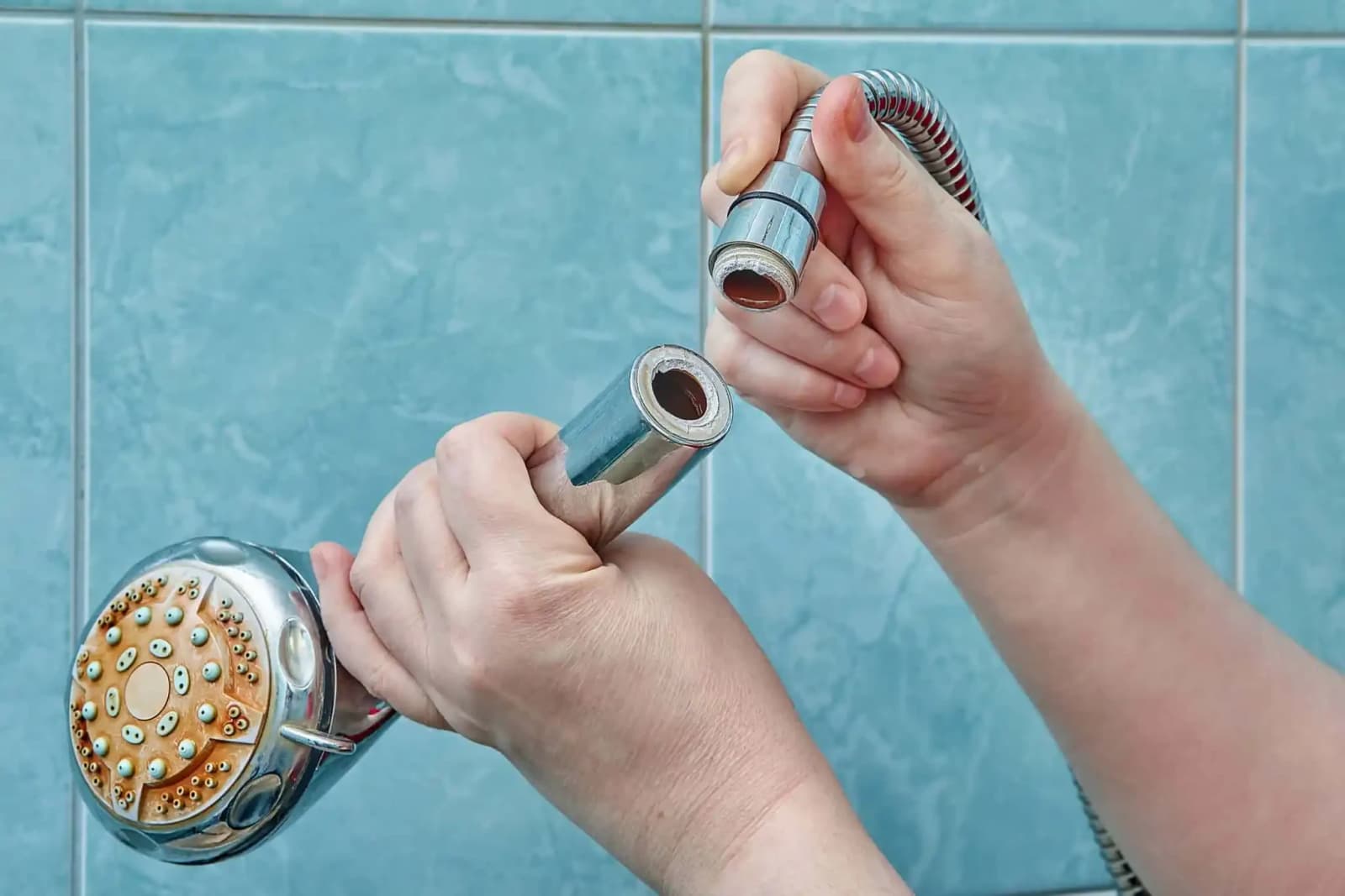 Bath Your Shower Heads With Vinegar